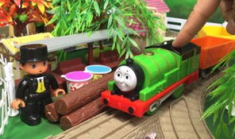 托马斯小火车玩具视频,欢声笑语中的童年回忆